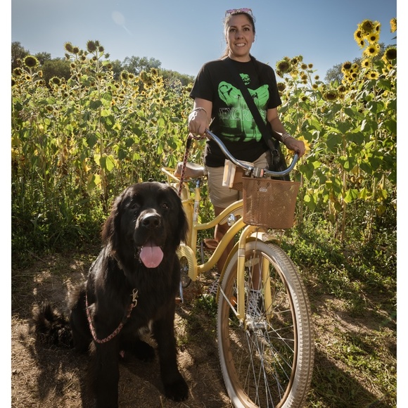 Meet your Posher, Christina - Picture 1 of 2